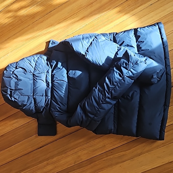 lululemon Women's Casual Wunder Puff 600-Down-Fill Jacket - Picture 3 of 3